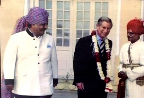 thumb200 bagri Thakur Bhawani Singh Ji BAGRI Having Conversation with Prince Charles and Maharaja Gaj Singh Ji Jodhpur 1